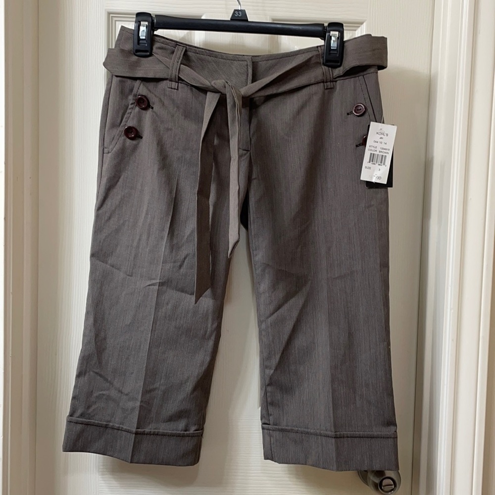 NWT dress capris